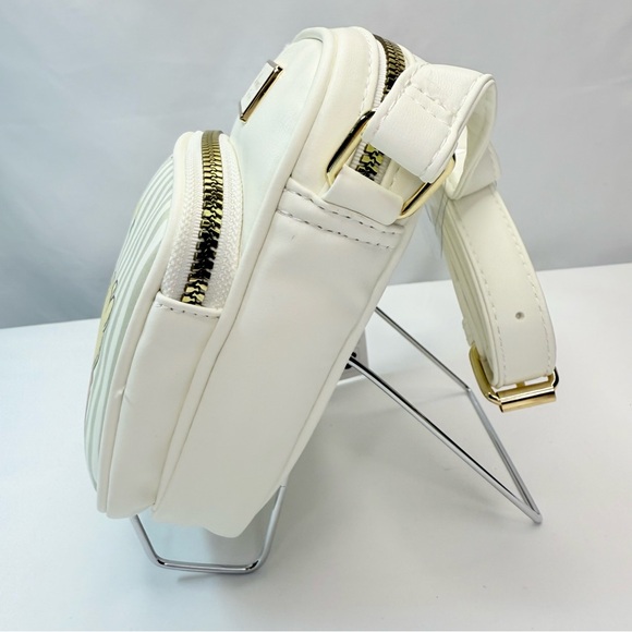 Disney Winnie the Pooh Cream Crossbody Bag Bee Zipper Pull NWT - Picture 5 of 16